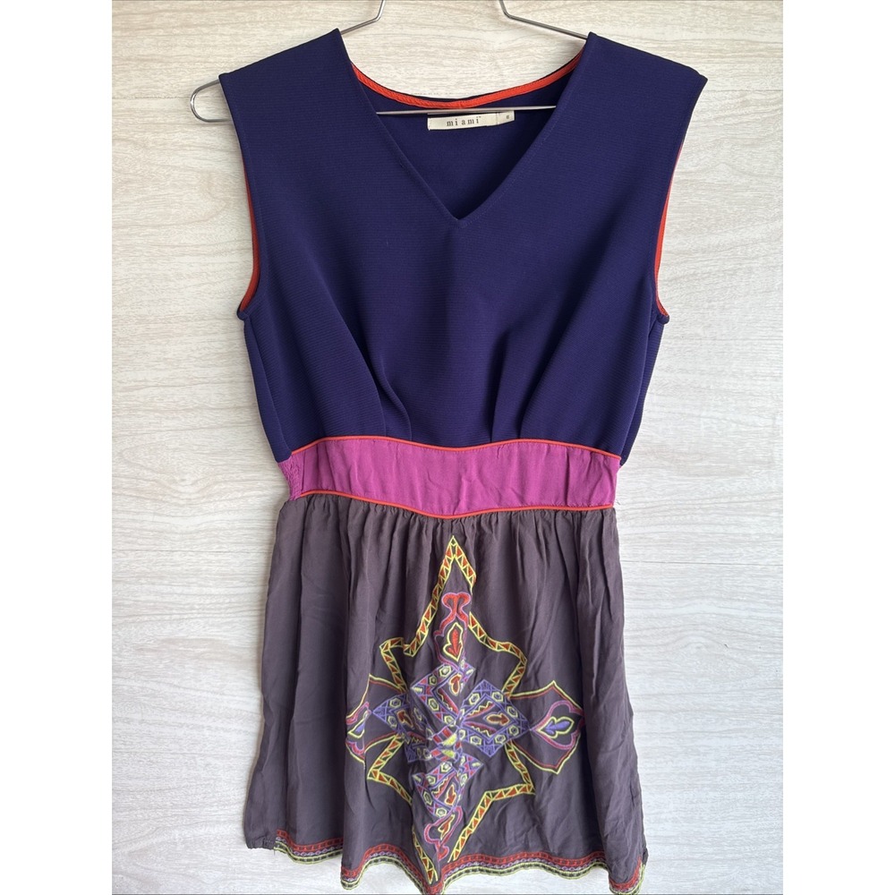 Mi Ami brand dress V Neck Embroidered Bottom Sz Med